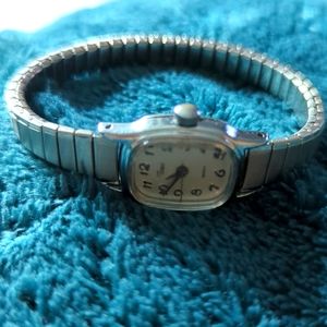 Vintage Timex 377 BA Cell Silver Tone Quartz Analog Women's Watch Sz. 6"